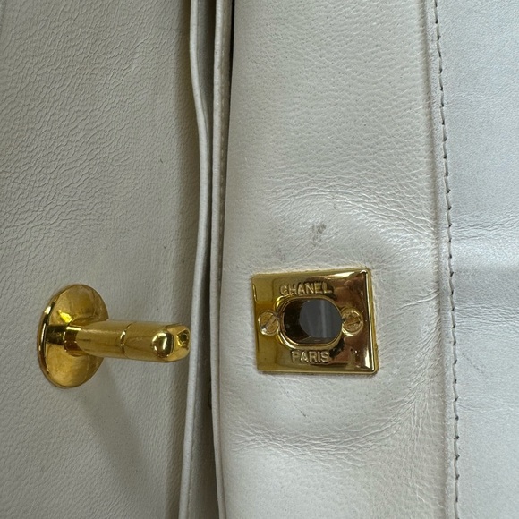 Vintage Chanel White 31 Shopping Tote - Picture 9 of 14